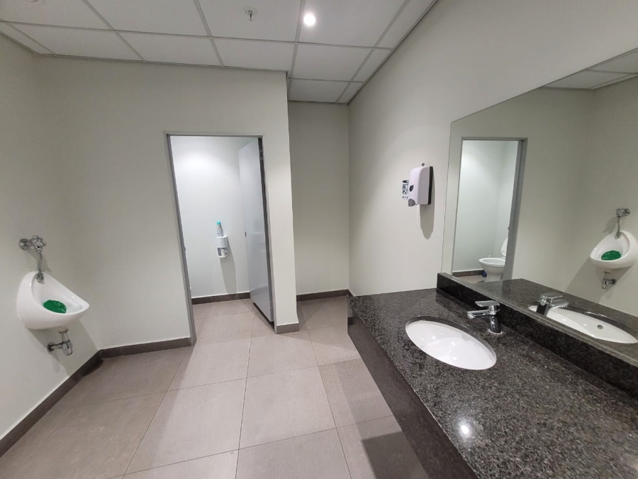 To Let Commercial Property for Rent in Montague Gardens Western Cape